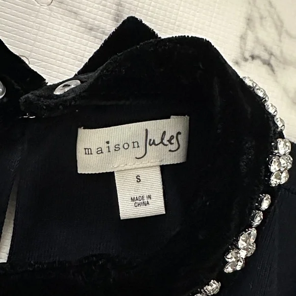 Maison Jules Black Long Sleeve Top with Detachable Jewel Collar - Picture 2 of 6